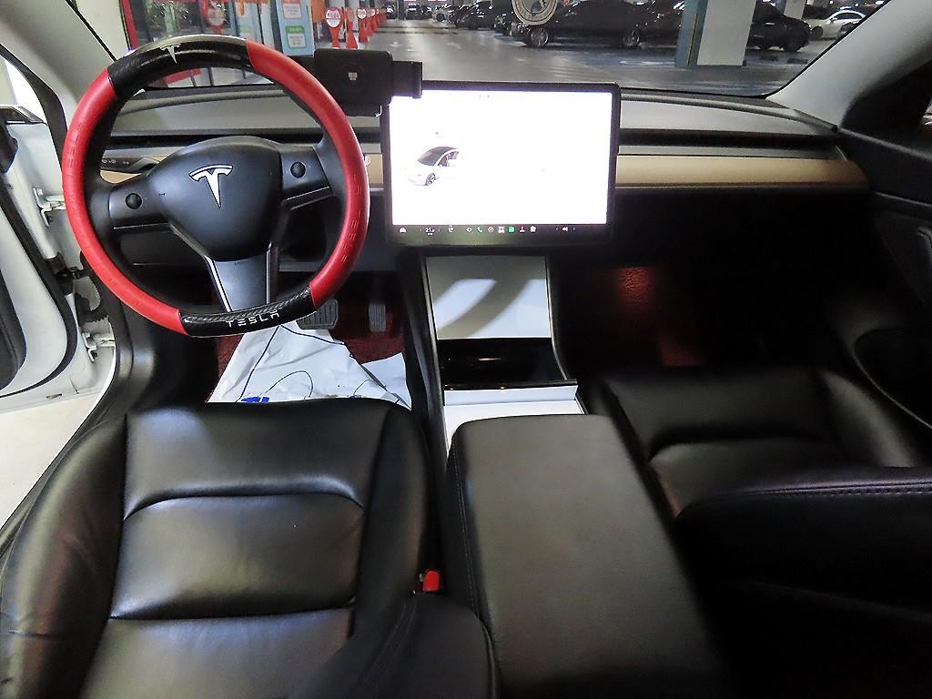 테슬라 모델 3 롱 레인지 이미지 10