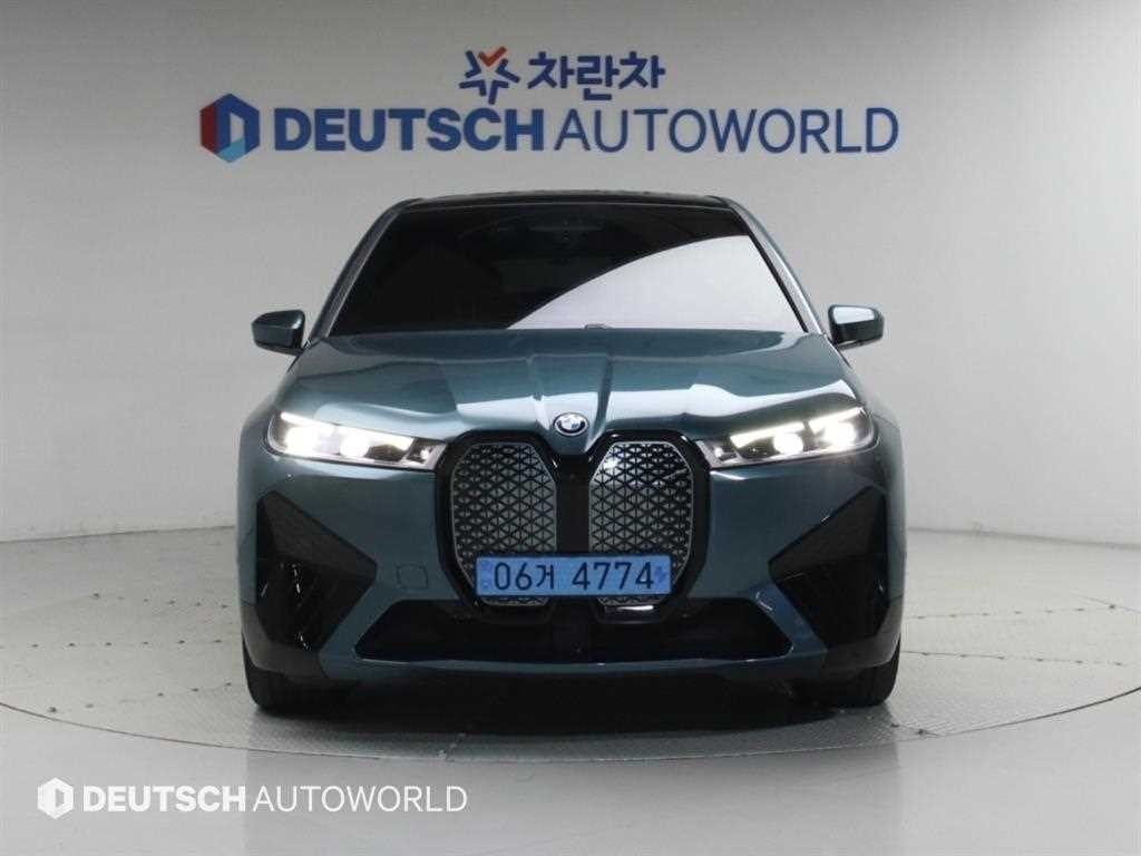 BMW iX xDrive 50 스포츠 플러스 이미지 3