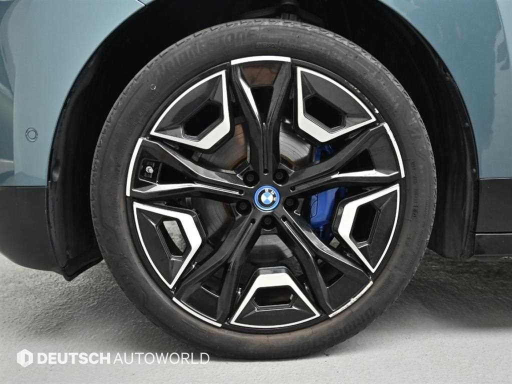 BMW iX xDrive 50 스포츠 플러스 이미지 5