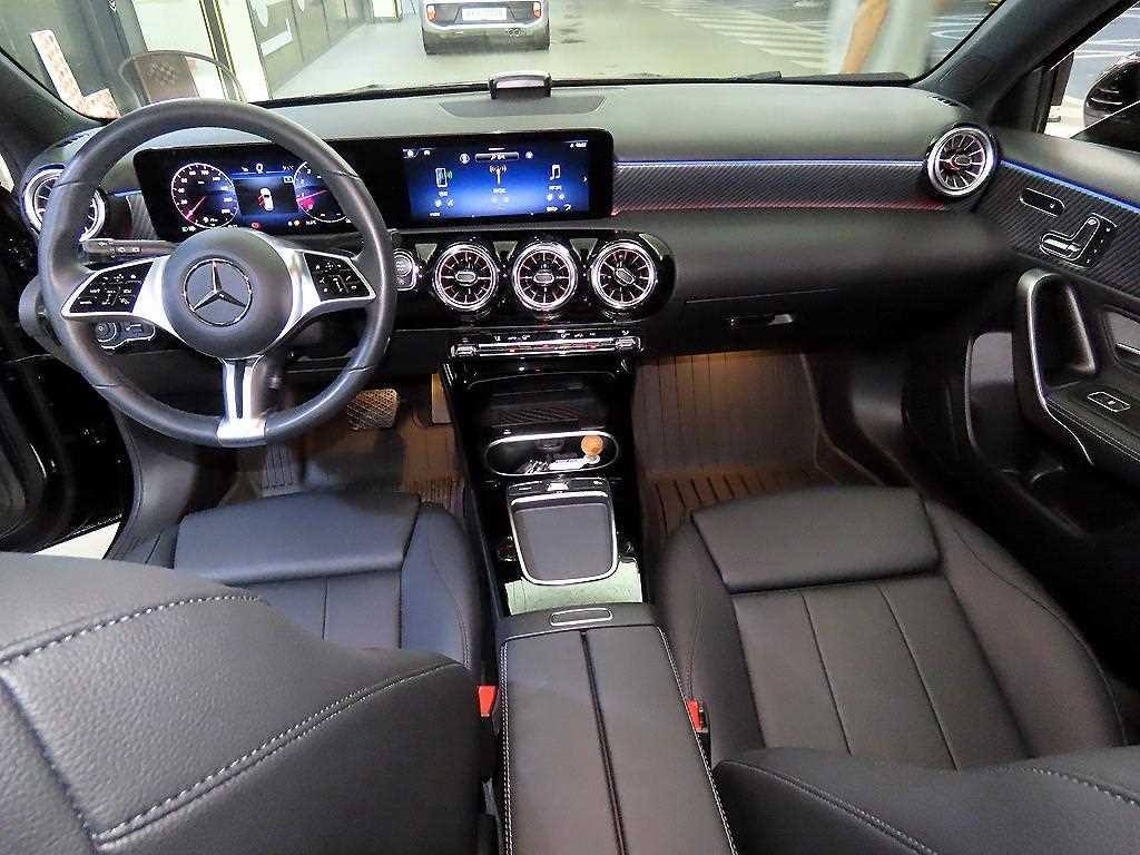 벤츠 A 클래스 A클래스 W177 A220 해치백 이미지 10