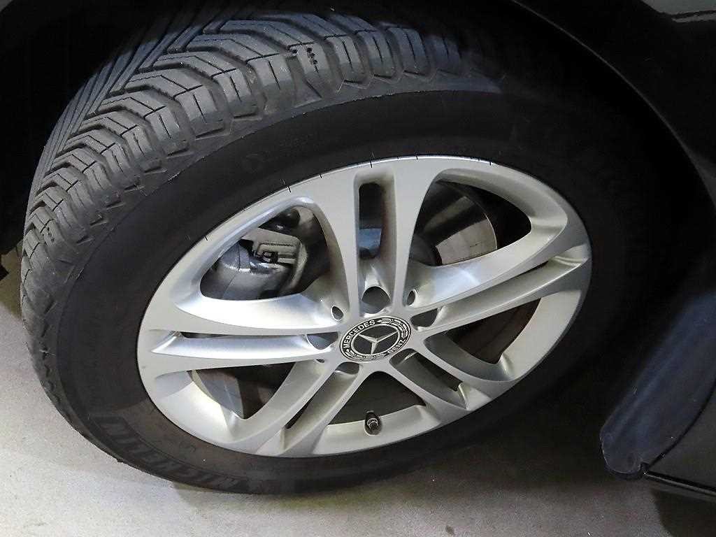벤츠 A 클래스 A클래스 W177 A220 해치백 이미지 20