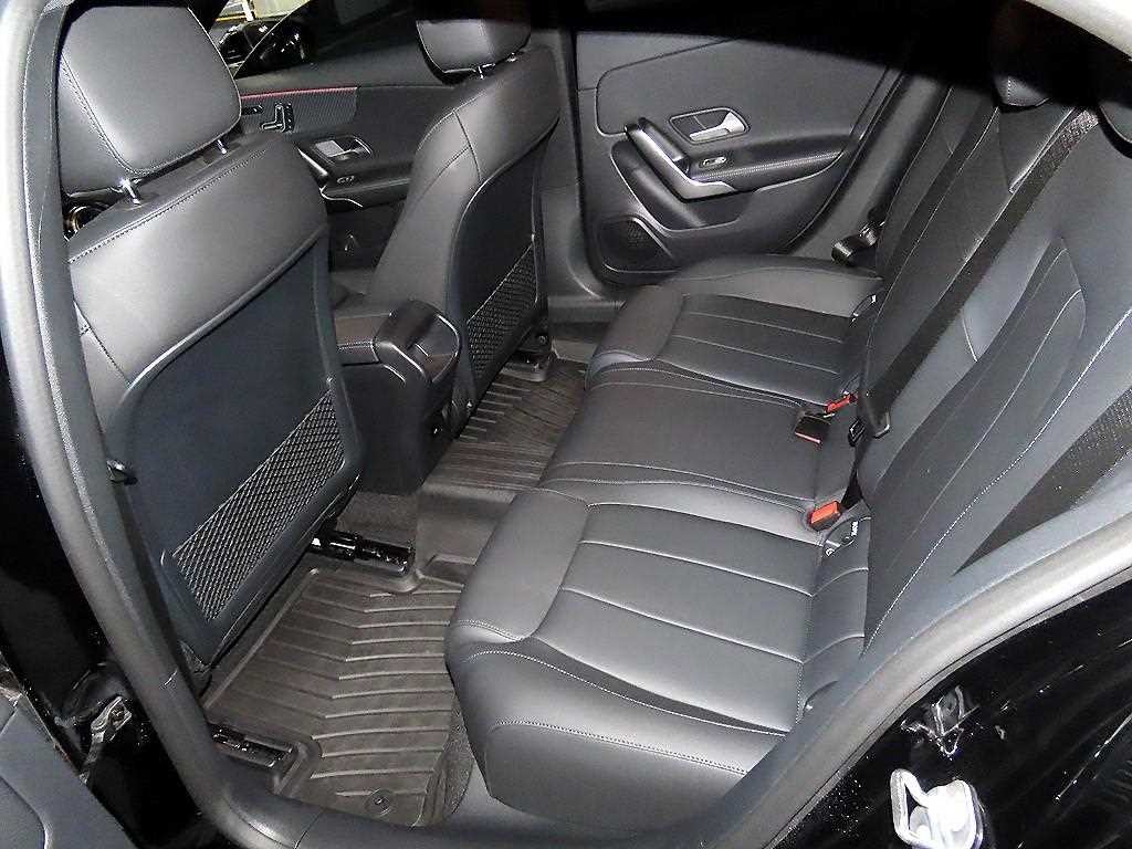 벤츠 A 클래스 A클래스 W177 A220 해치백 이미지 7