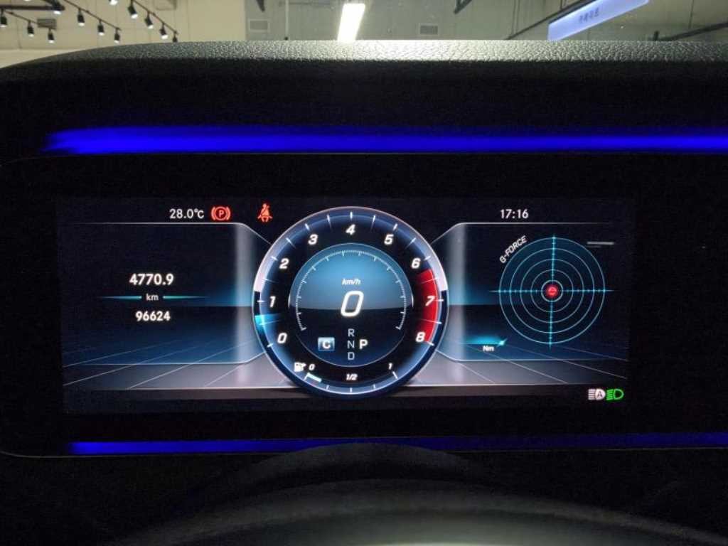 벤츠 E 클래스 E-클래스 W213 E300 4MATIC 익스클루시브 이미지 11