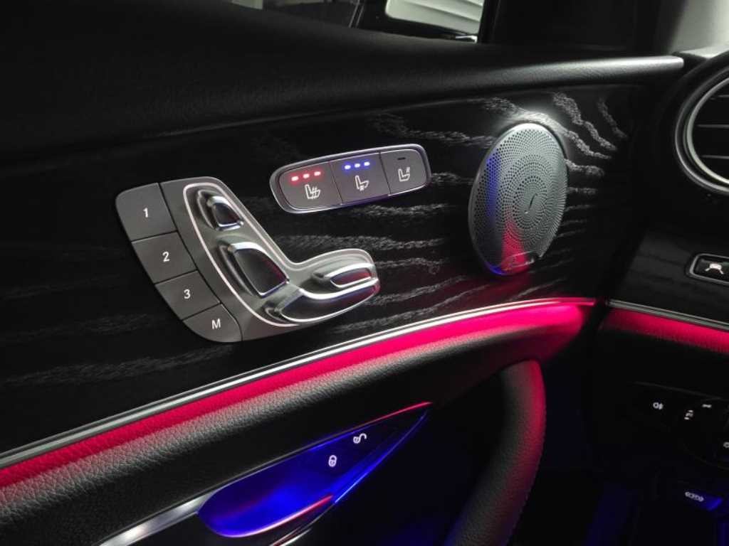 벤츠 E 클래스 E-클래스 W213 E300 4MATIC 익스클루시브 이미지 13