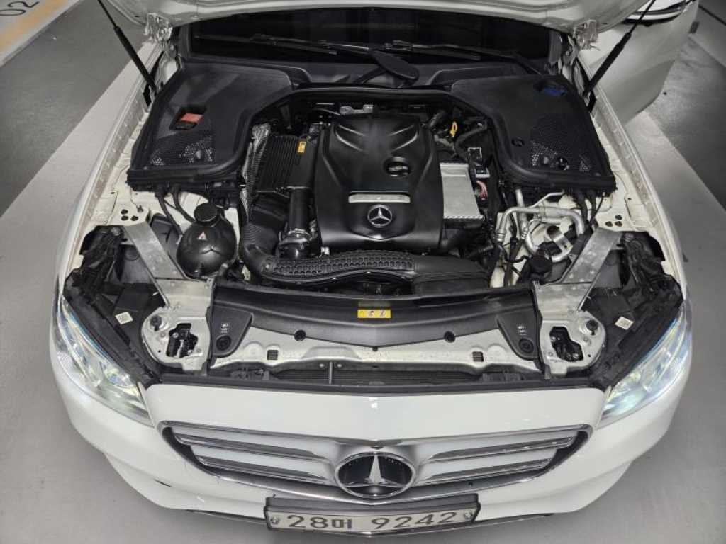 벤츠 E 클래스 E-클래스 W213 E300 4MATIC 익스클루시브 이미지 5