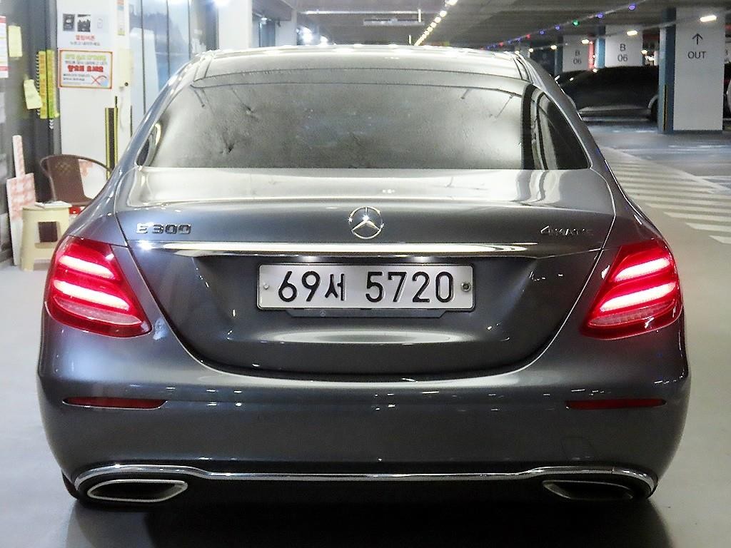 벤츠 E 클래스 E-클래스 W213 E300 4MATIC 아방가르드 이미지 5