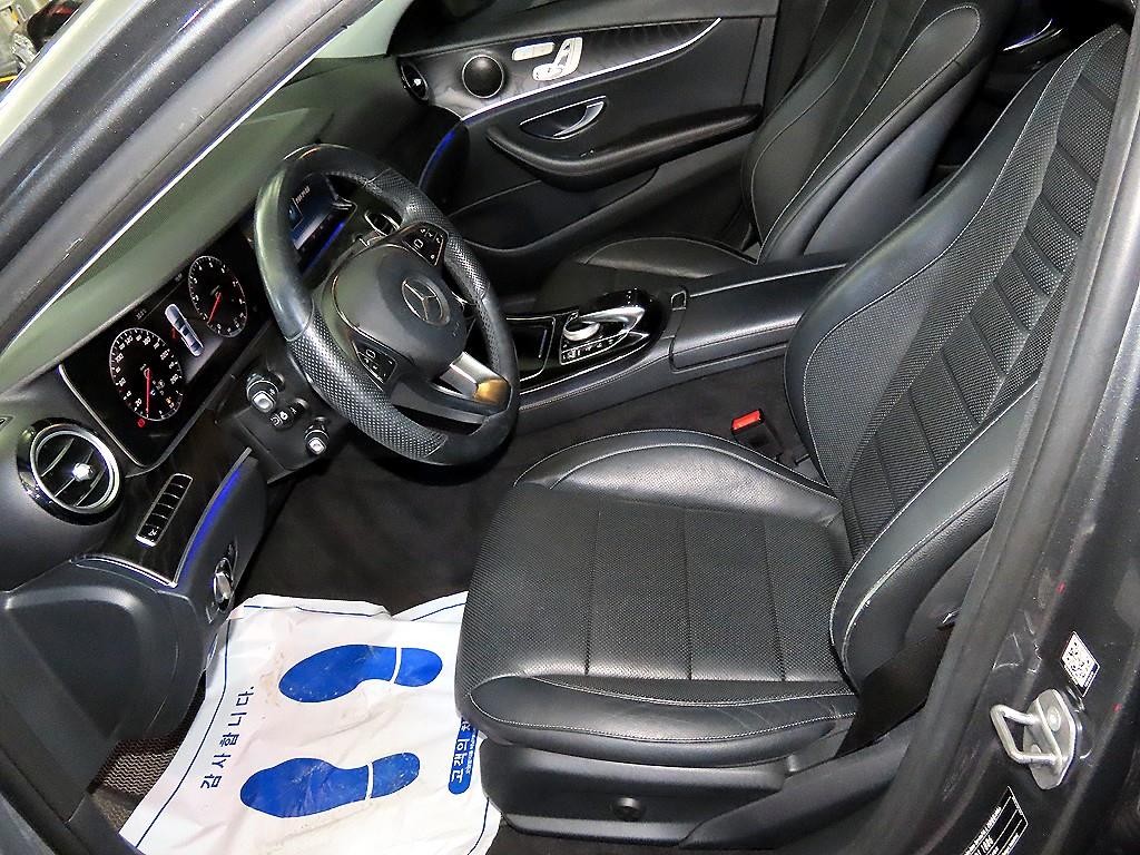 벤츠 E 클래스 E-클래스 W213 E300 4MATIC 아방가르드 이미지 6