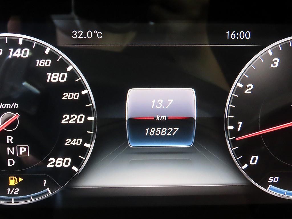 벤츠 E 클래스 E-클래스 W213 E300 4MATIC 아방가르드 이미지 9