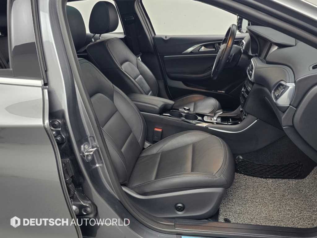 인피니티 QX QX30 2.0T AWD ESSENTIAL 이미지 10