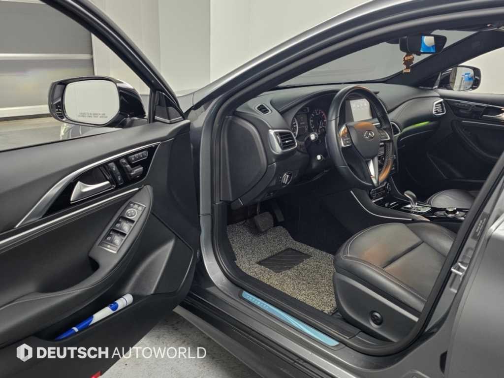 인피니티 QX QX30 2.0T AWD ESSENTIAL 이미지 11