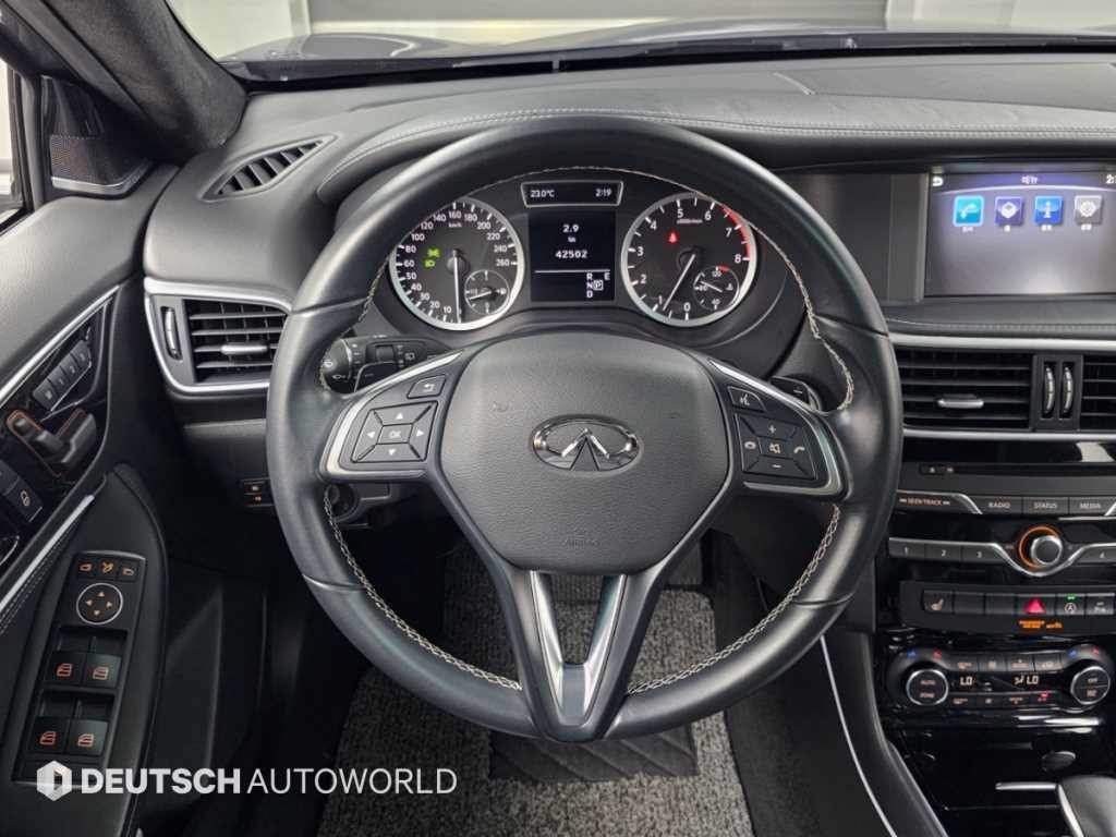 인피니티 QX QX30 2.0T AWD ESSENTIAL 이미지 13