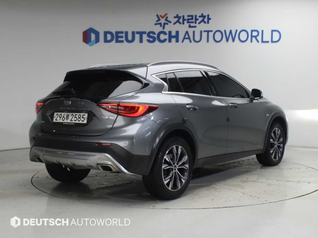 인피니티 QX QX30 2.0T AWD ESSENTIAL 이미지 2