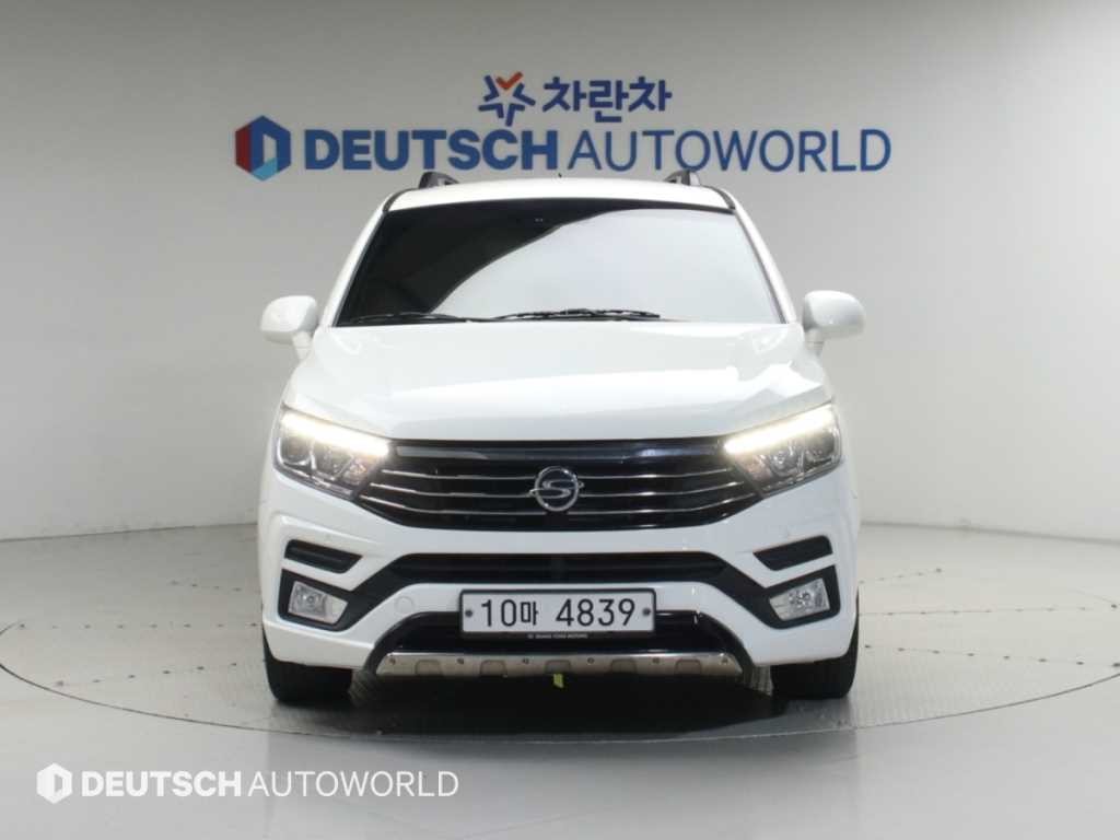 KG모빌리티(쌍용) 코란도 코란도투리스모 4WD TX 9인승 이미지 3