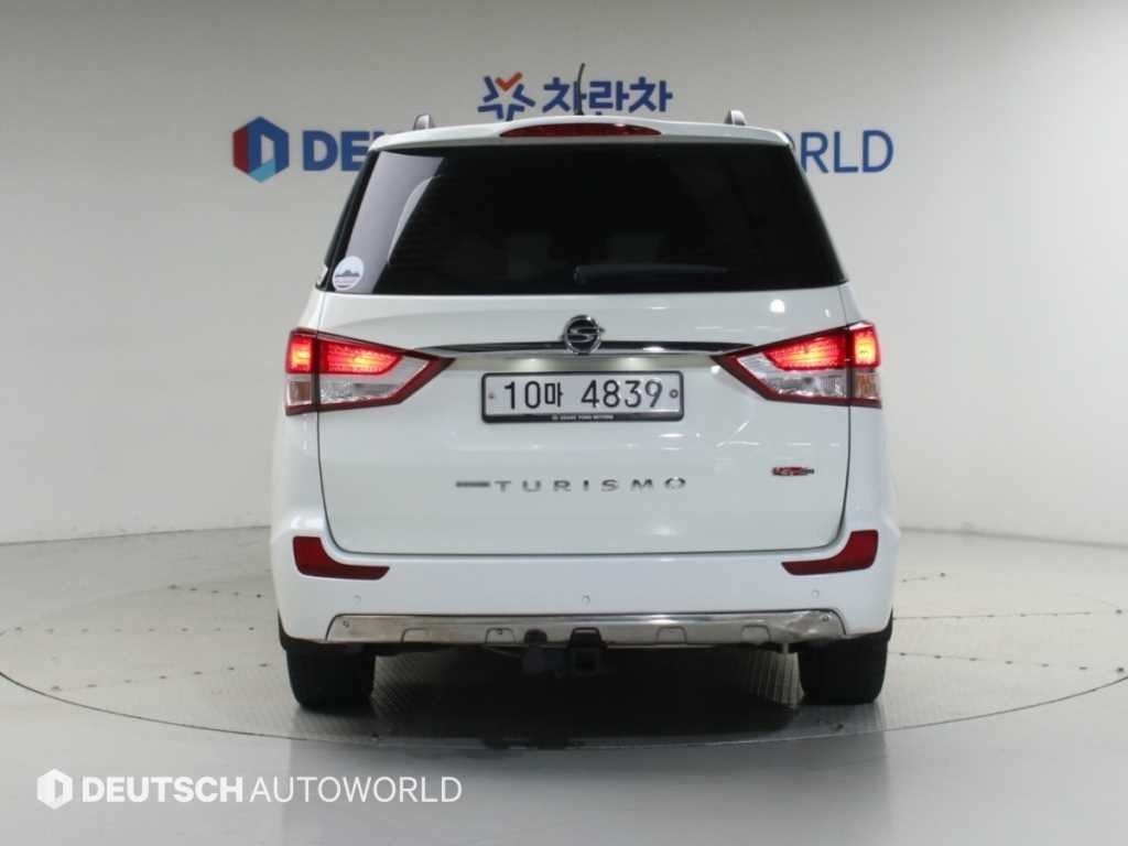 KG모빌리티(쌍용) 코란도 코란도투리스모 4WD TX 9인승 이미지 4