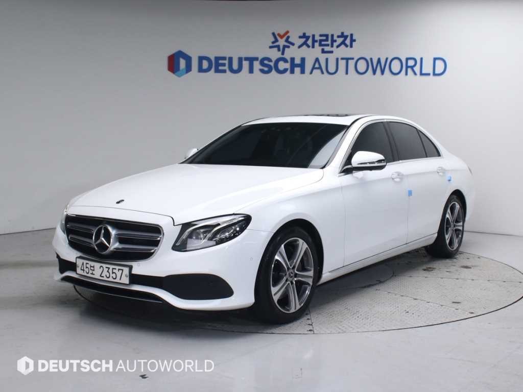벤츠 E 클래스 E-클래스 W213 E300 4MATIC 아방가르드 이미지 1