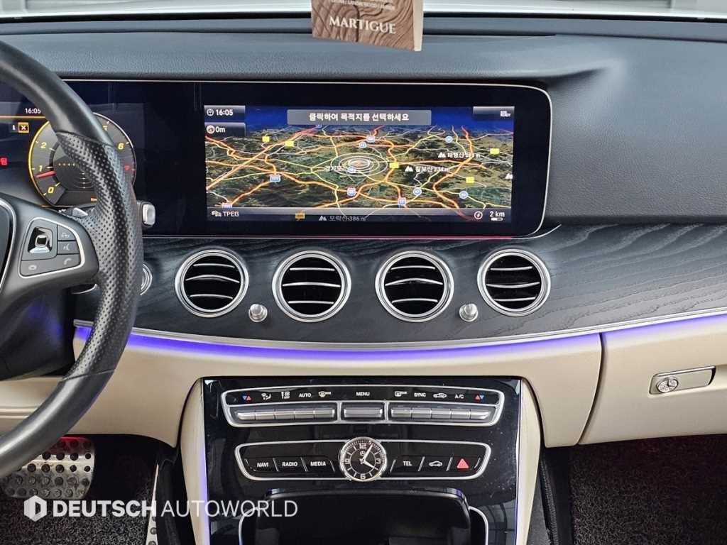 벤츠 E 클래스 E-클래스 W213 E300 4MATIC 아방가르드 이미지 14