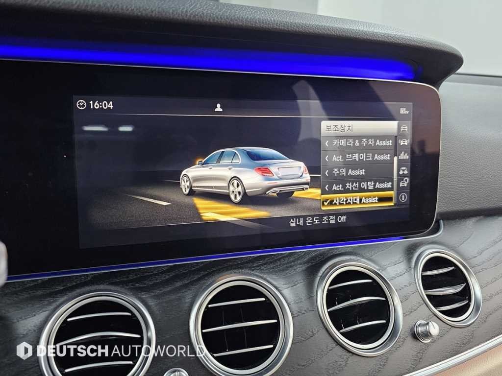 벤츠 E 클래스 E-클래스 W213 E300 4MATIC 아방가르드 이미지 17