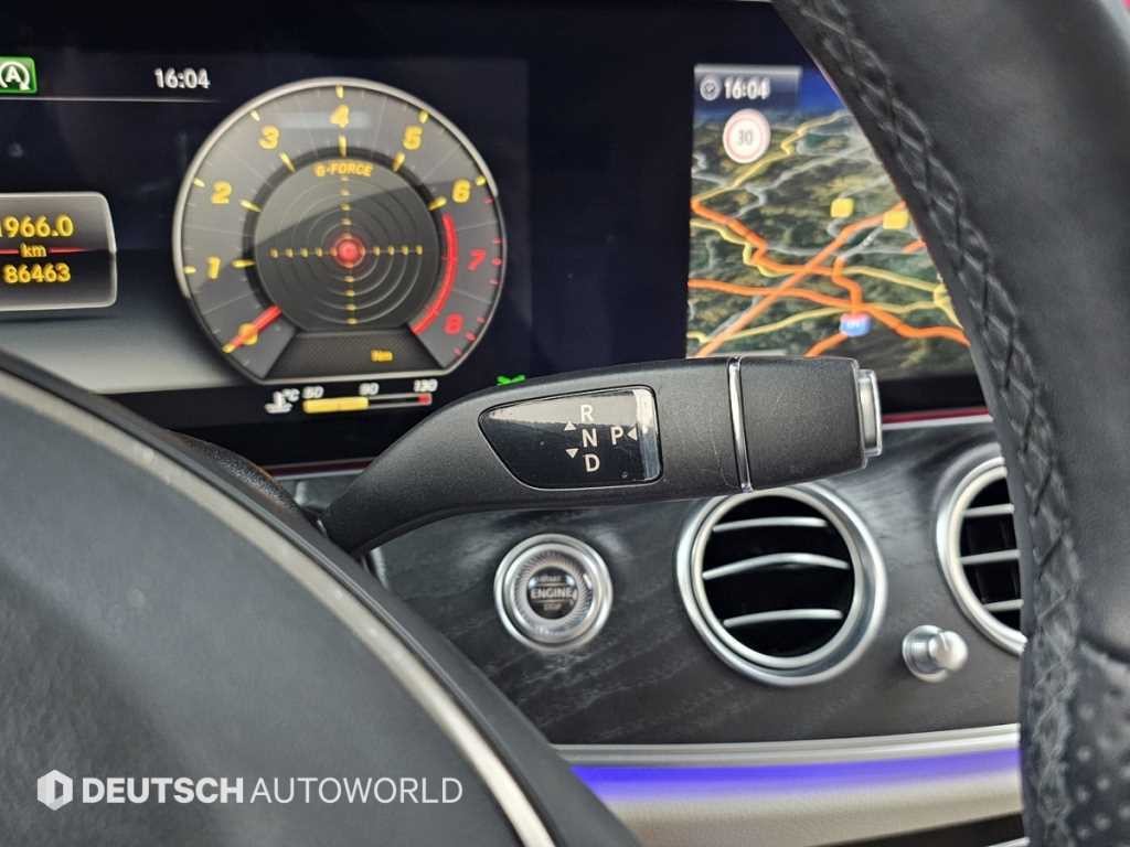 벤츠 E 클래스 E-클래스 W213 E300 4MATIC 아방가르드 이미지 9