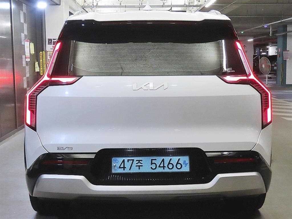 기아 EV9 롱레인지 4WD 어스 이미지 5