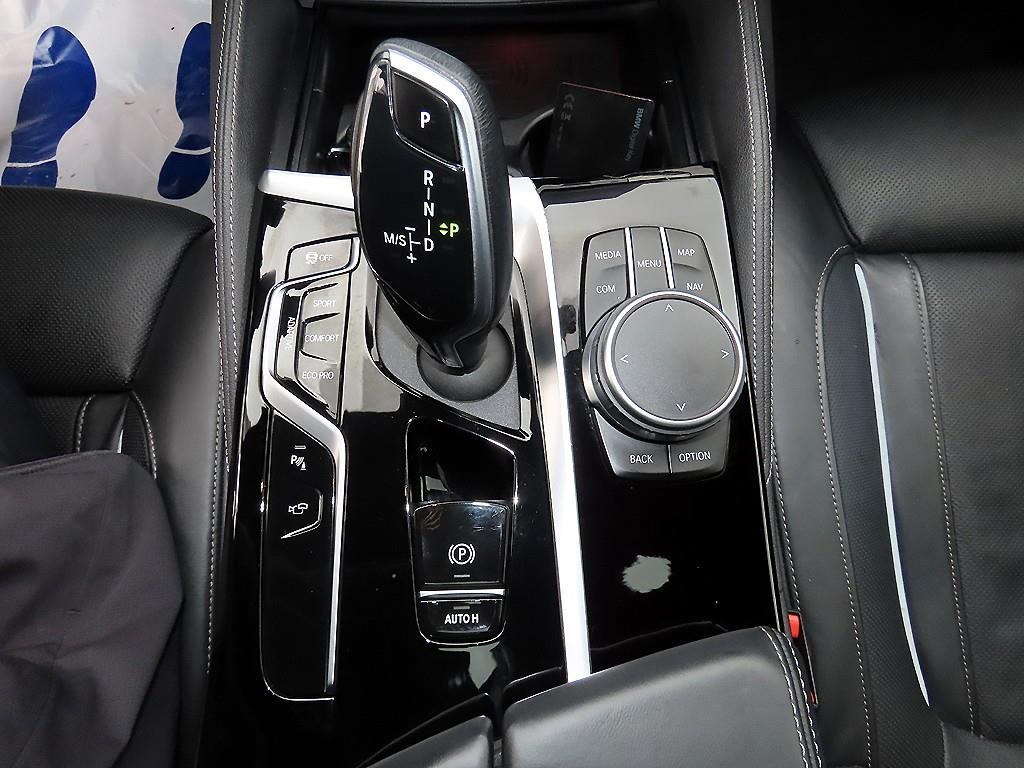 BMW 5시리즈 5시리즈 (G30) M550i xDrive 이미지 10
