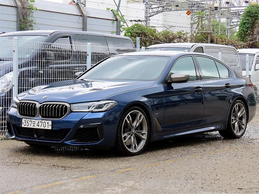 BMW 5시리즈 5시리즈 (G30) M550i xDrive 이미지 2