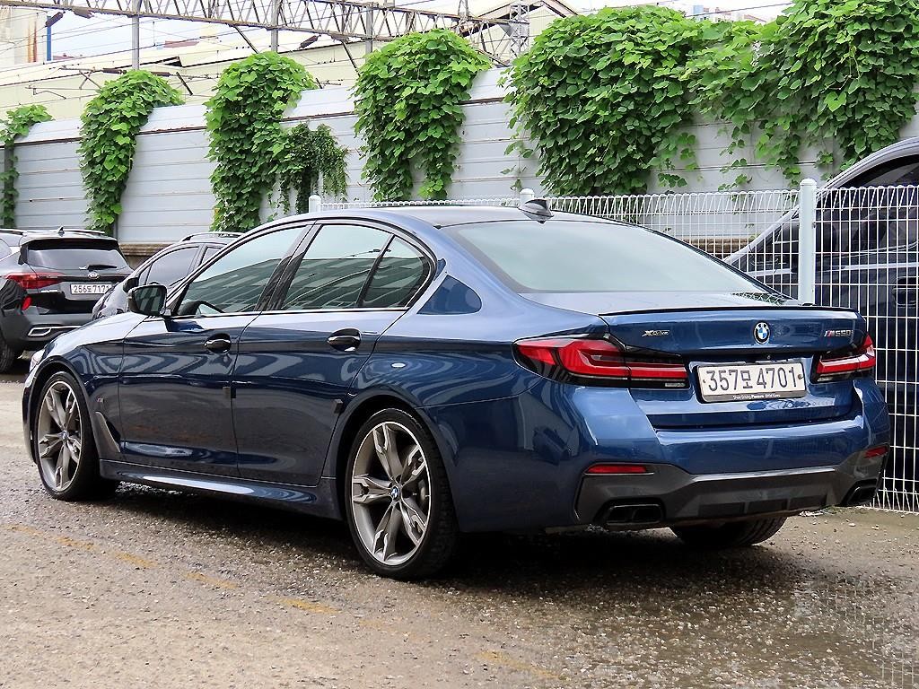 BMW 5시리즈 5시리즈 (G30) M550i xDrive 이미지 3