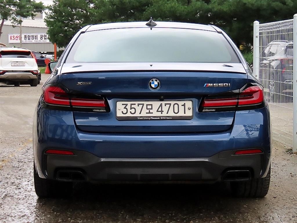 BMW 5시리즈 5시리즈 (G30) M550i xDrive 이미지 4