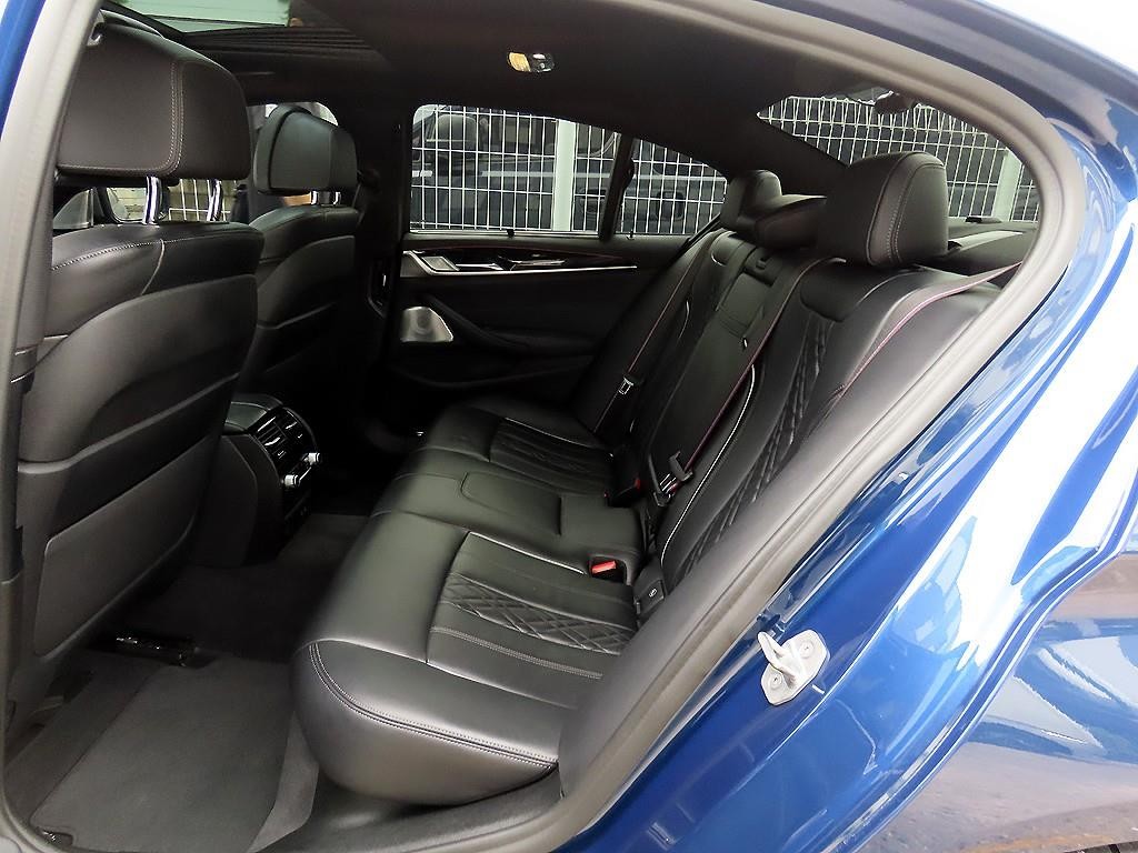 BMW 5시리즈 5시리즈 (G30) M550i xDrive 이미지 6