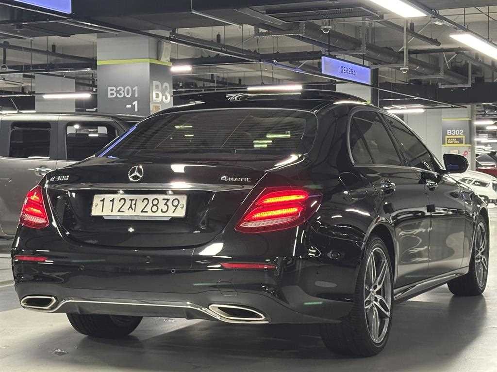 벤츠 E 클래스 E-클래스 W213 E300 4MATIC AMG LINE 이미지 2