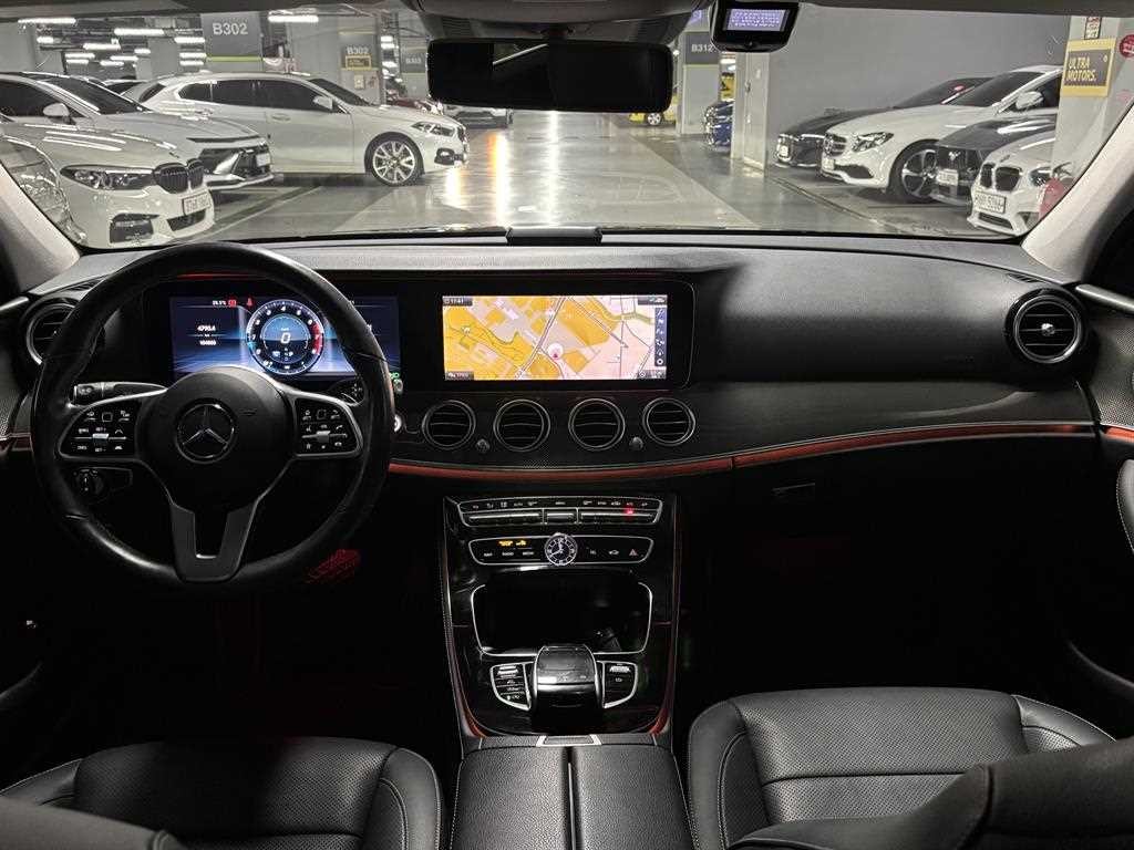 벤츠 E 클래스 E-클래스 W213 E300 4MATIC AMG LINE 이미지 5