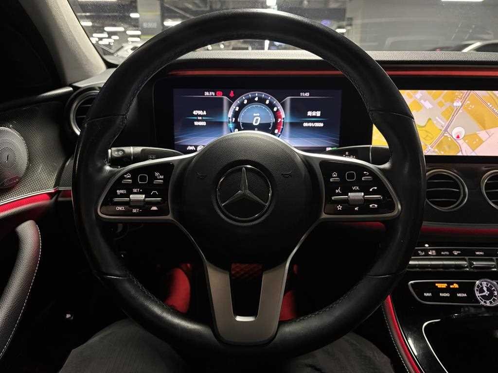 벤츠 E 클래스 E-클래스 W213 E300 4MATIC AMG LINE 이미지 9