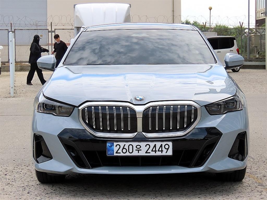 BMW 5시리즈 5시리즈 (G60) 530i xDrive M 스포츠 이미지 1