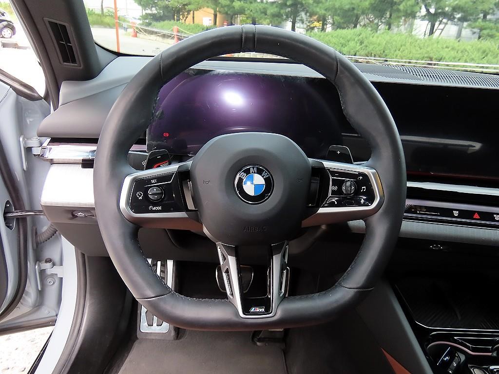 BMW 5시리즈 5시리즈 (G60) 530i xDrive M 스포츠 이미지 8