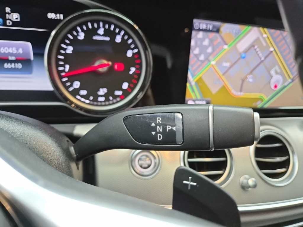 벤츠 E 클래스 E-클래스 W213 E300 아방가르드 이미지 10