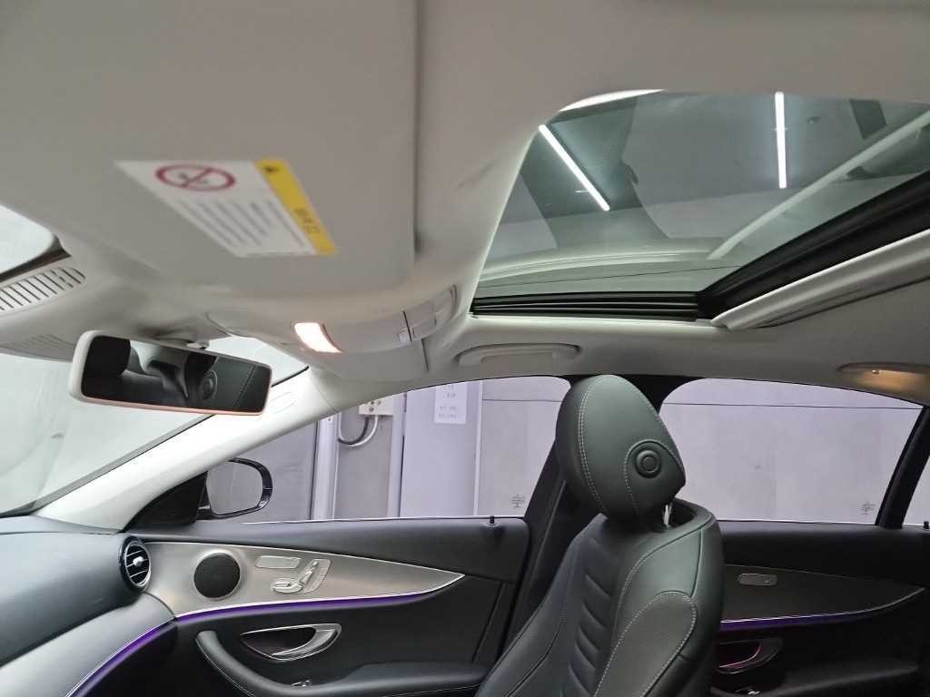 벤츠 E 클래스 E-클래스 W213 E300 아방가르드 이미지 15