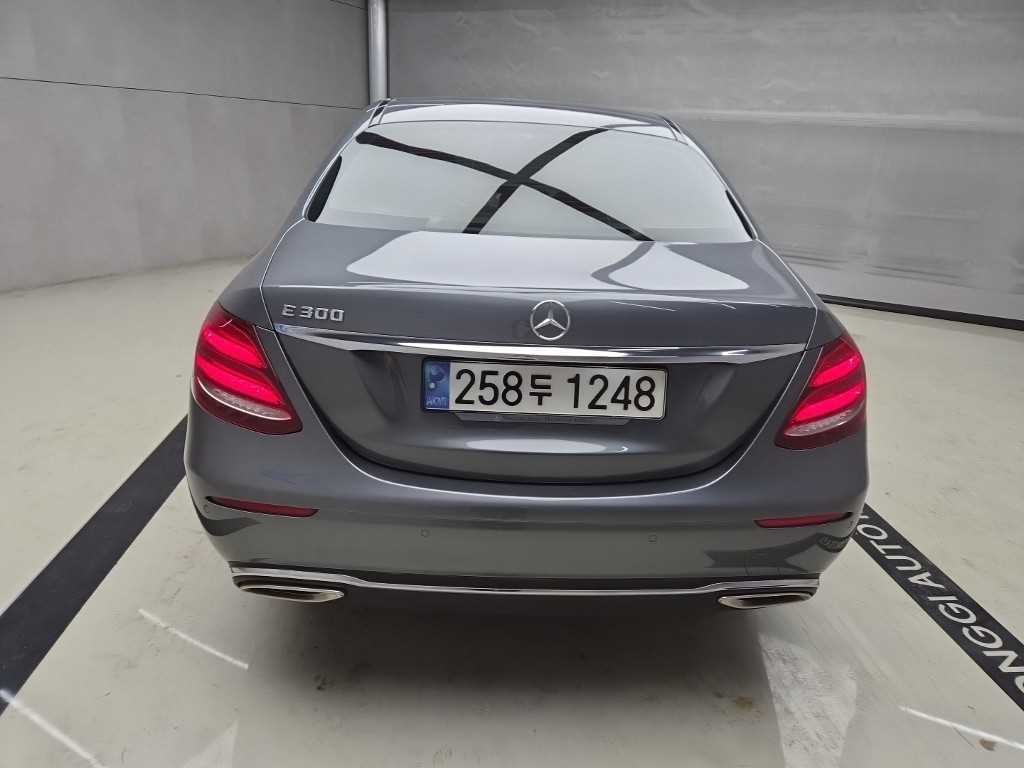 벤츠 E 클래스 E-클래스 W213 E300 아방가르드 이미지 3