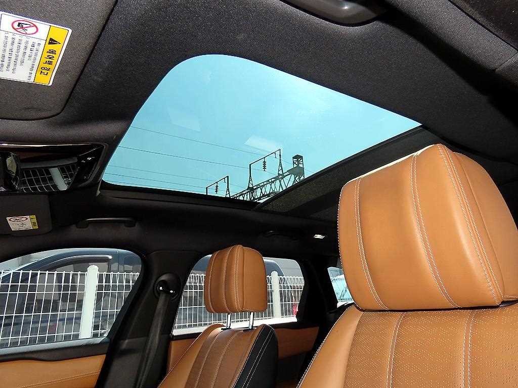 랜드로버 레인지로버 벨라 3.0 D300 R-다이나믹 HSE 이미지 16
