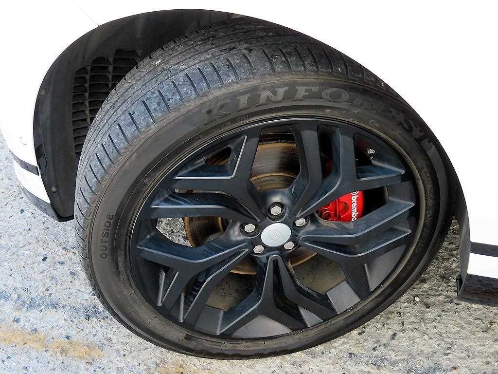 랜드로버 레인지로버 벨라 3.0 D300 R-다이나믹 HSE 이미지 20