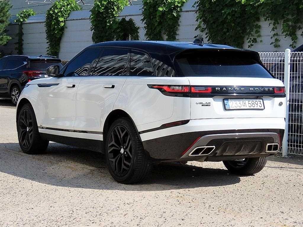 랜드로버 레인지로버 벨라 3.0 D300 R-다이나믹 HSE 이미지 3