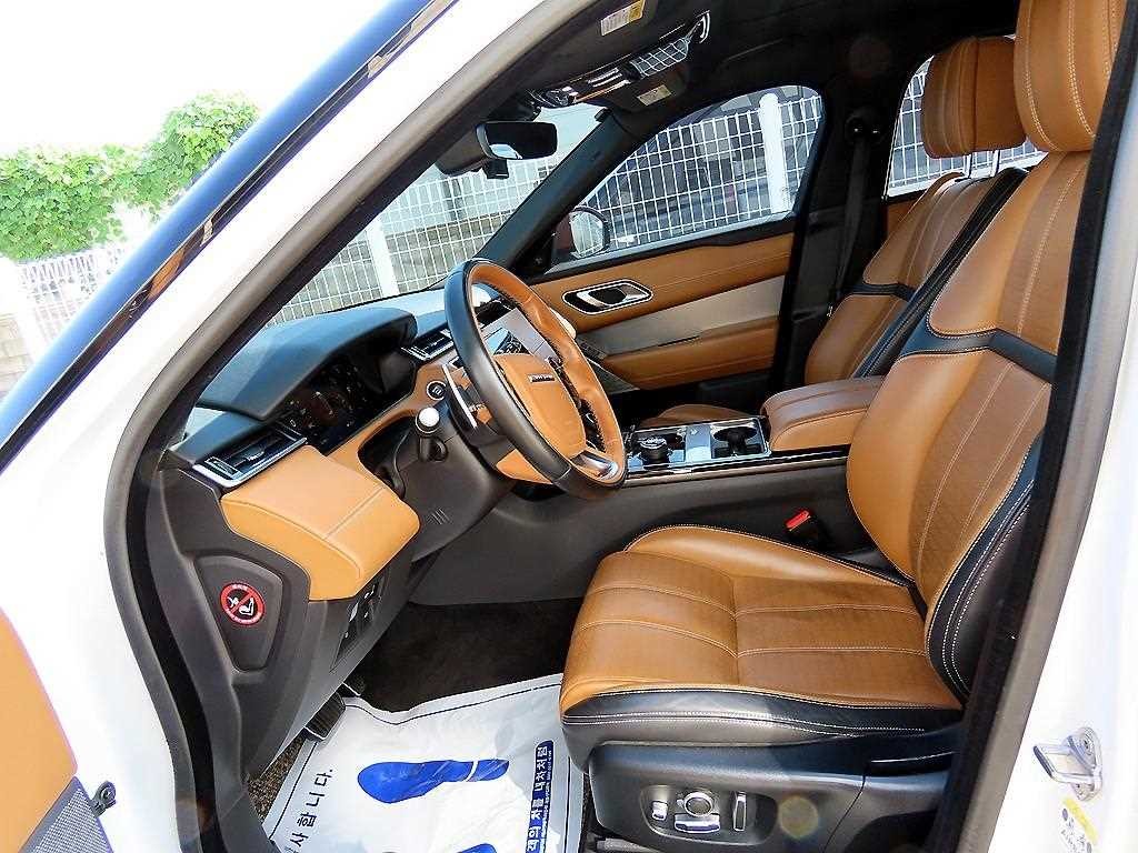 랜드로버 레인지로버 벨라 3.0 D300 R-다이나믹 HSE 이미지 5