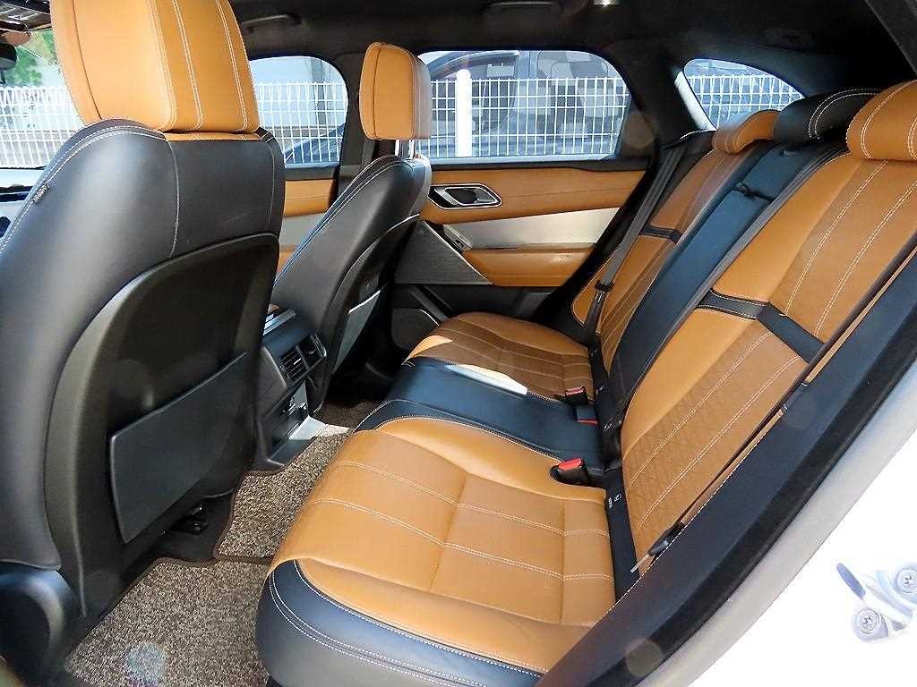 랜드로버 레인지로버 벨라 3.0 D300 R-다이나믹 HSE 이미지 6