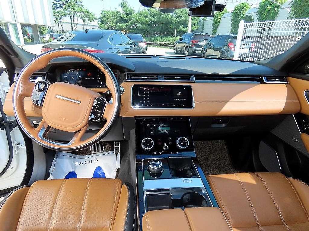 랜드로버 레인지로버 벨라 3.0 D300 R-다이나믹 HSE 이미지 7