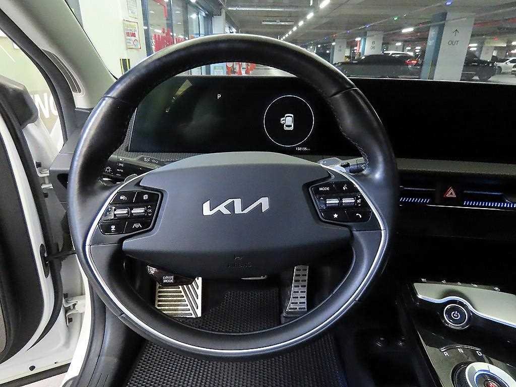 기아 EV6 롱레인지 AWD 어스 이미지 8