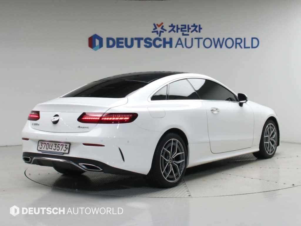 벤츠 E 클래스 E-클래스 W213 E300d 4MATIC 쿠페 이미지 2