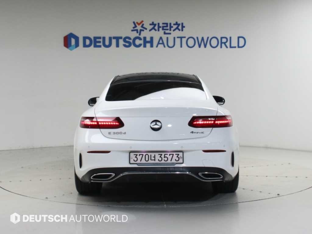 벤츠 E 클래스 E-클래스 W213 E300d 4MATIC 쿠페 이미지 4