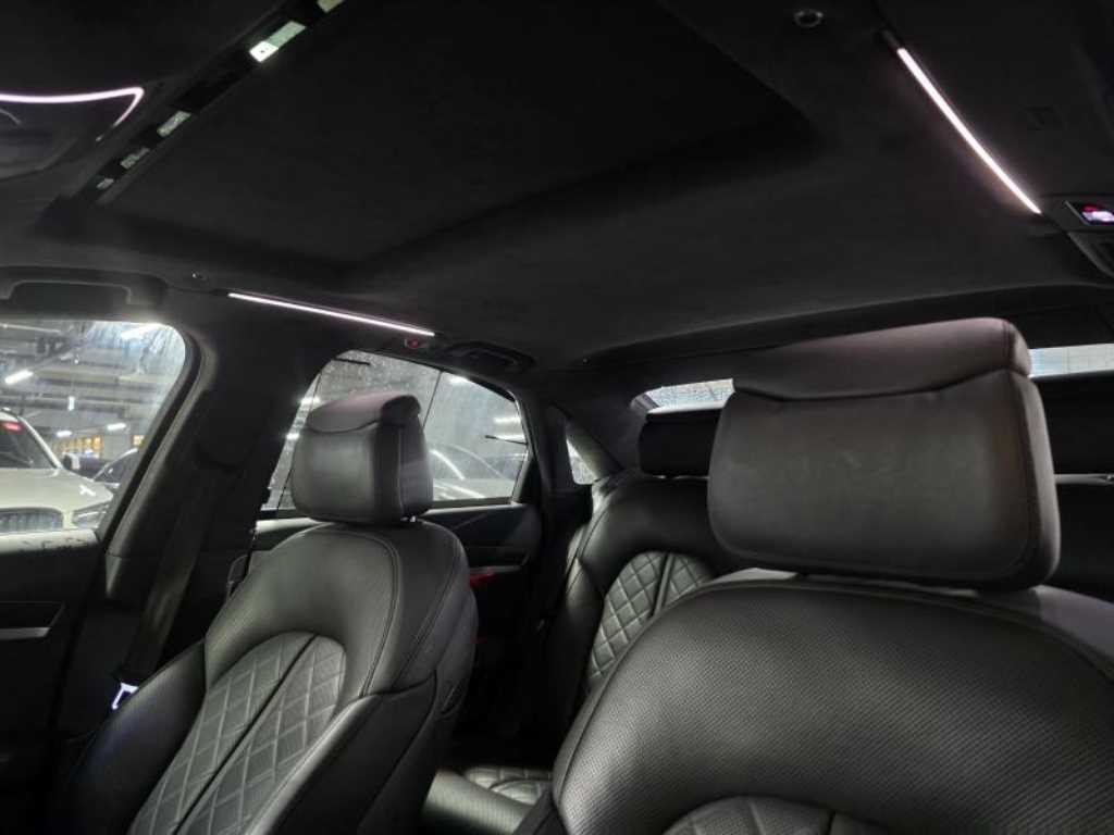 아우디 S8 4.0 TFSI 콰트로 이미지 11