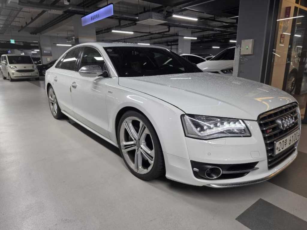 아우디 S8 4.0 TFSI 콰트로 이미지 4