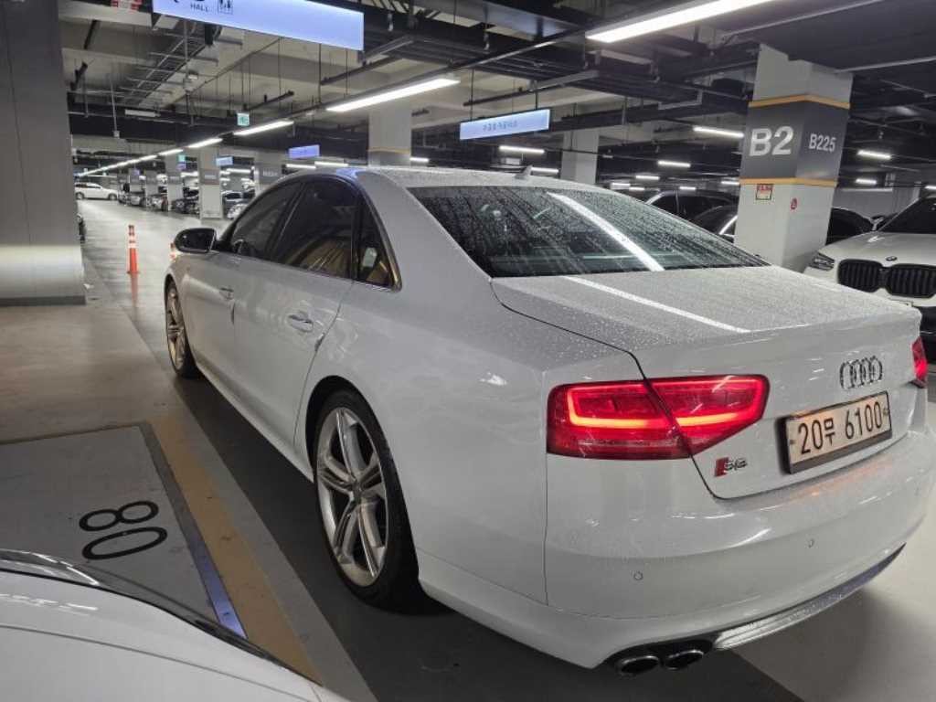 아우디 S8 4.0 TFSI 콰트로 이미지 6