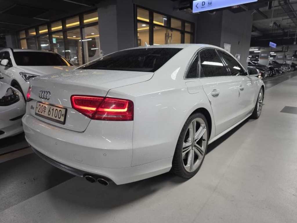 아우디 S8 4.0 TFSI 콰트로 이미지 7