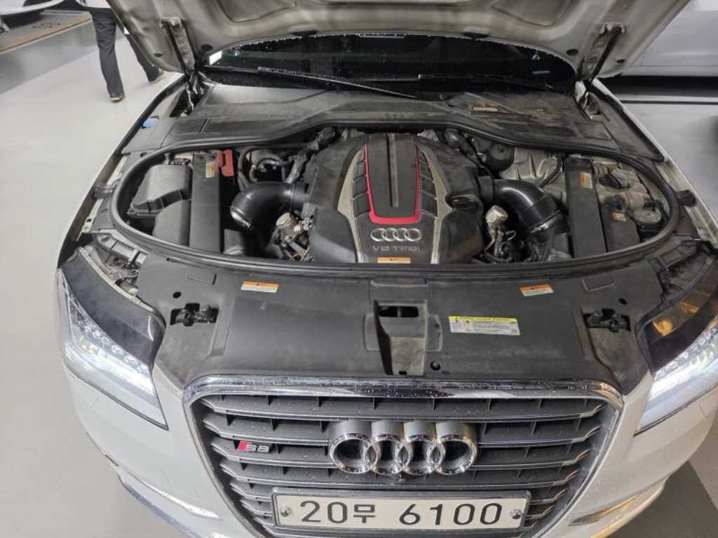 아우디 S8 4.0 TFSI 콰트로 이미지 8